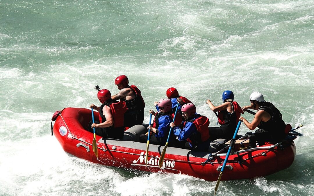 Fall Rafting Experiences In Oregon: Oregon’s Autumn Secrets: River Rushes,…